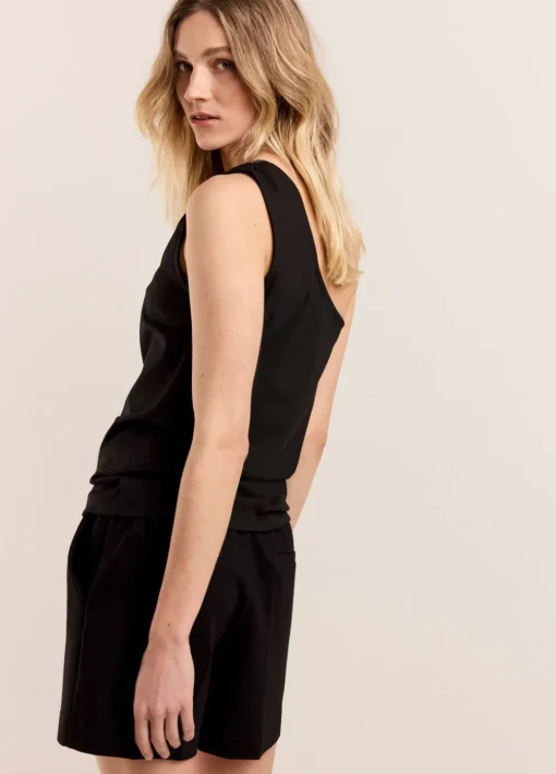 Asymmetric Singlet