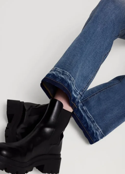 Maia Bootcut Jeans