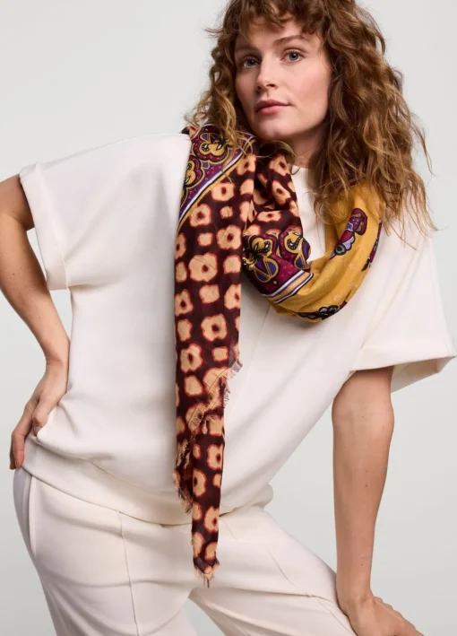 Thin Scarf With Print