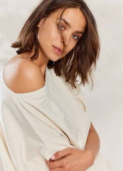 Top With Wide Boat Neck