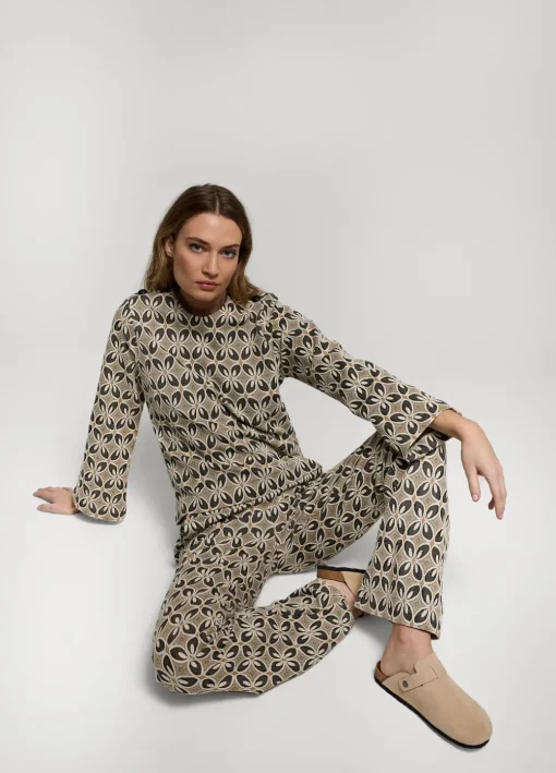 Trumpet-Sleeve Top